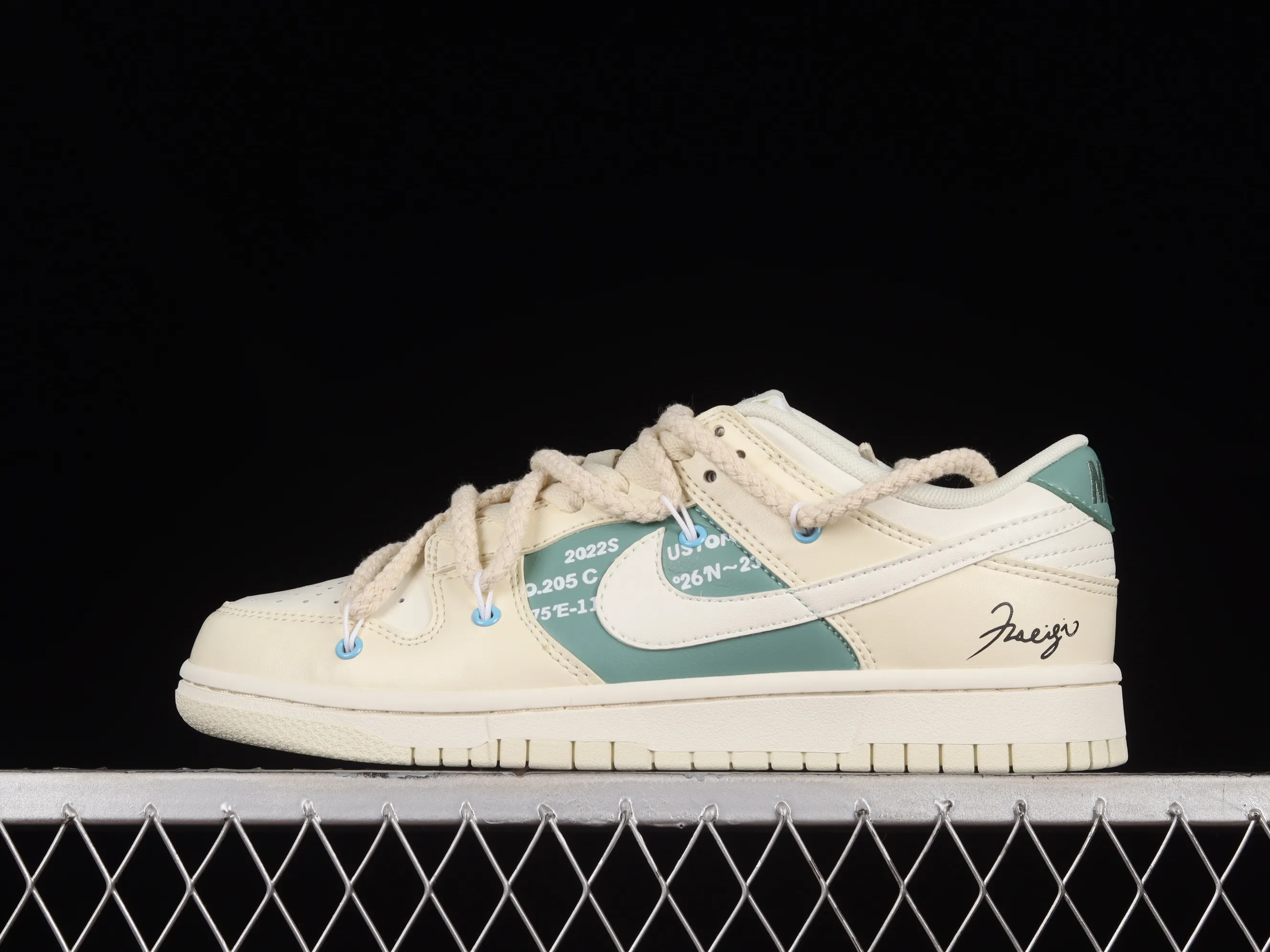 All Categories Nk SB Dunk Series Nk SB Dunk Low Low-top Sneakers Nk Dunk Low ESS "Coconut Milk" Beige Customized version of deconstructed strappy dip-dyed casual sneakers DJ6188-100